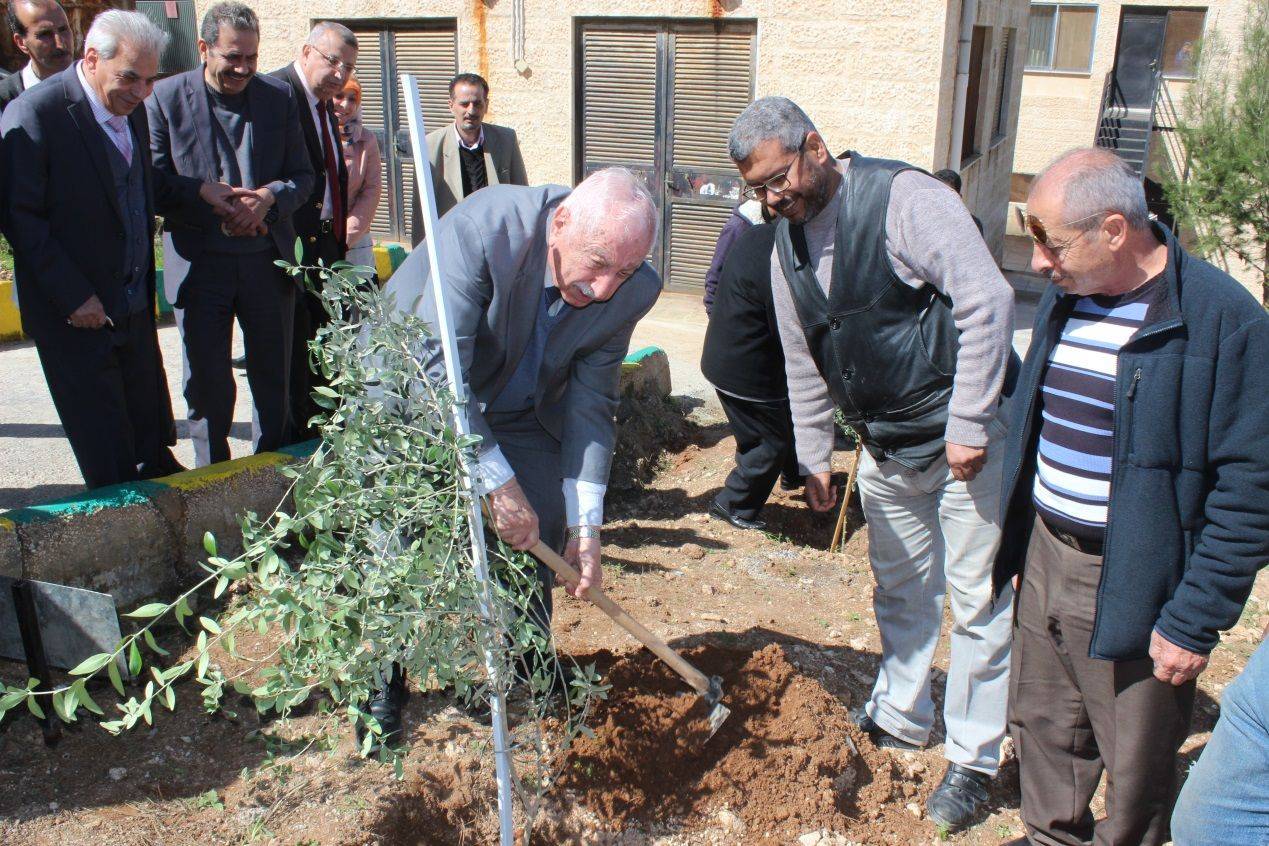 جامعة فیلادلفیا تحتفي بیوم الشجرة