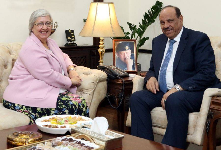 وزير الداخلية يلتقي السفيرة الكندية لدى الأردن