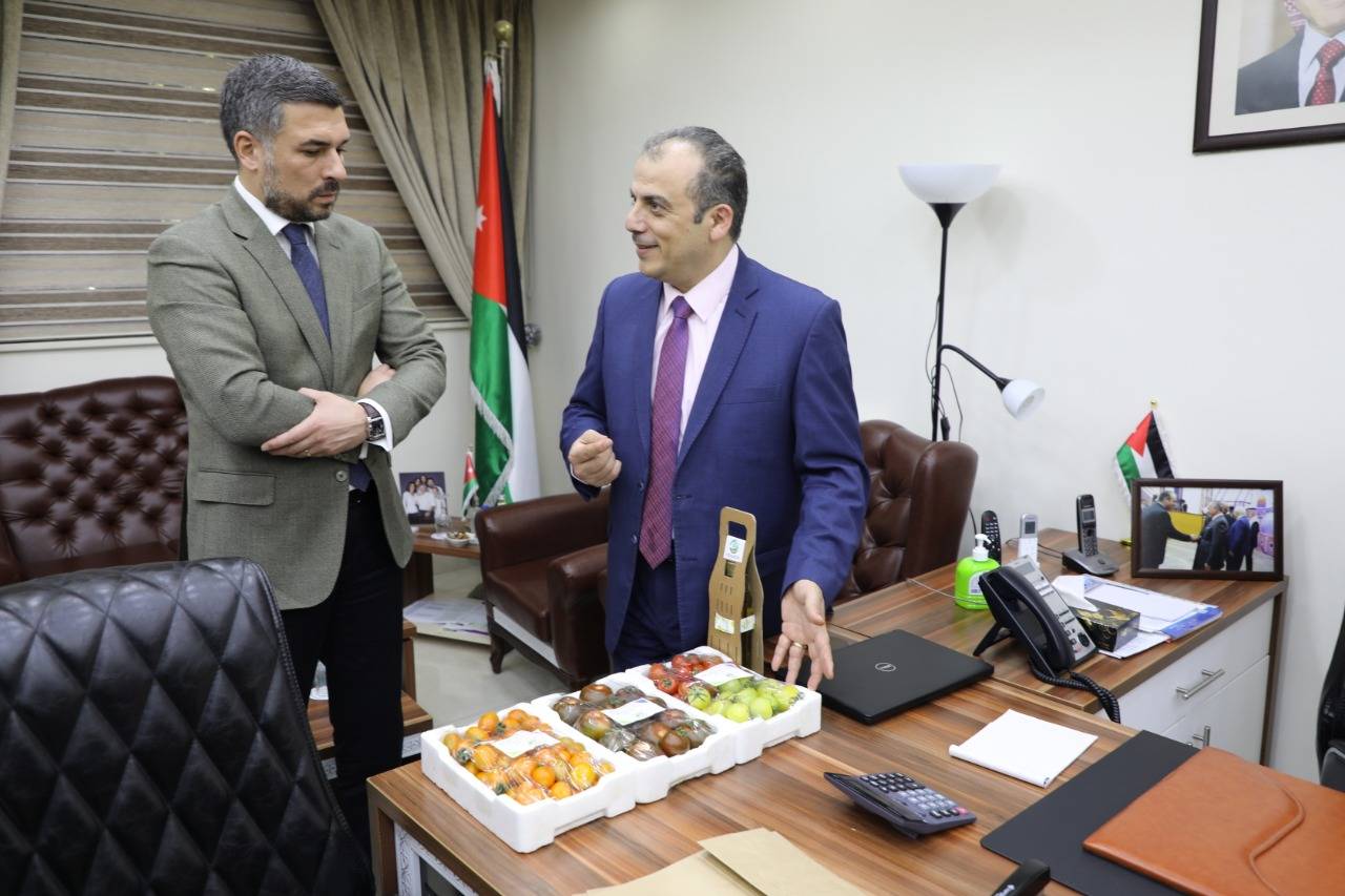 السفير الروماني لدى الأردن يزور المركز الوطني للبحوث الزراعية