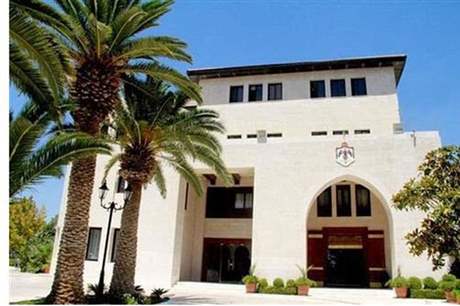 اجتماع حكومي لبحث إمكانية منع التجمعات وتعطيل المدارس والجامعات في المملكة