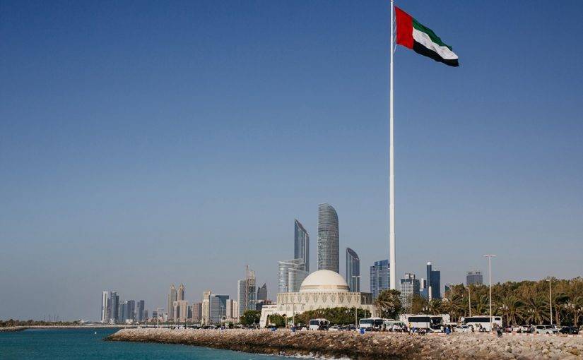 الإمارات تقرر تعليق إصدار التأشيرات بسبب كورونا