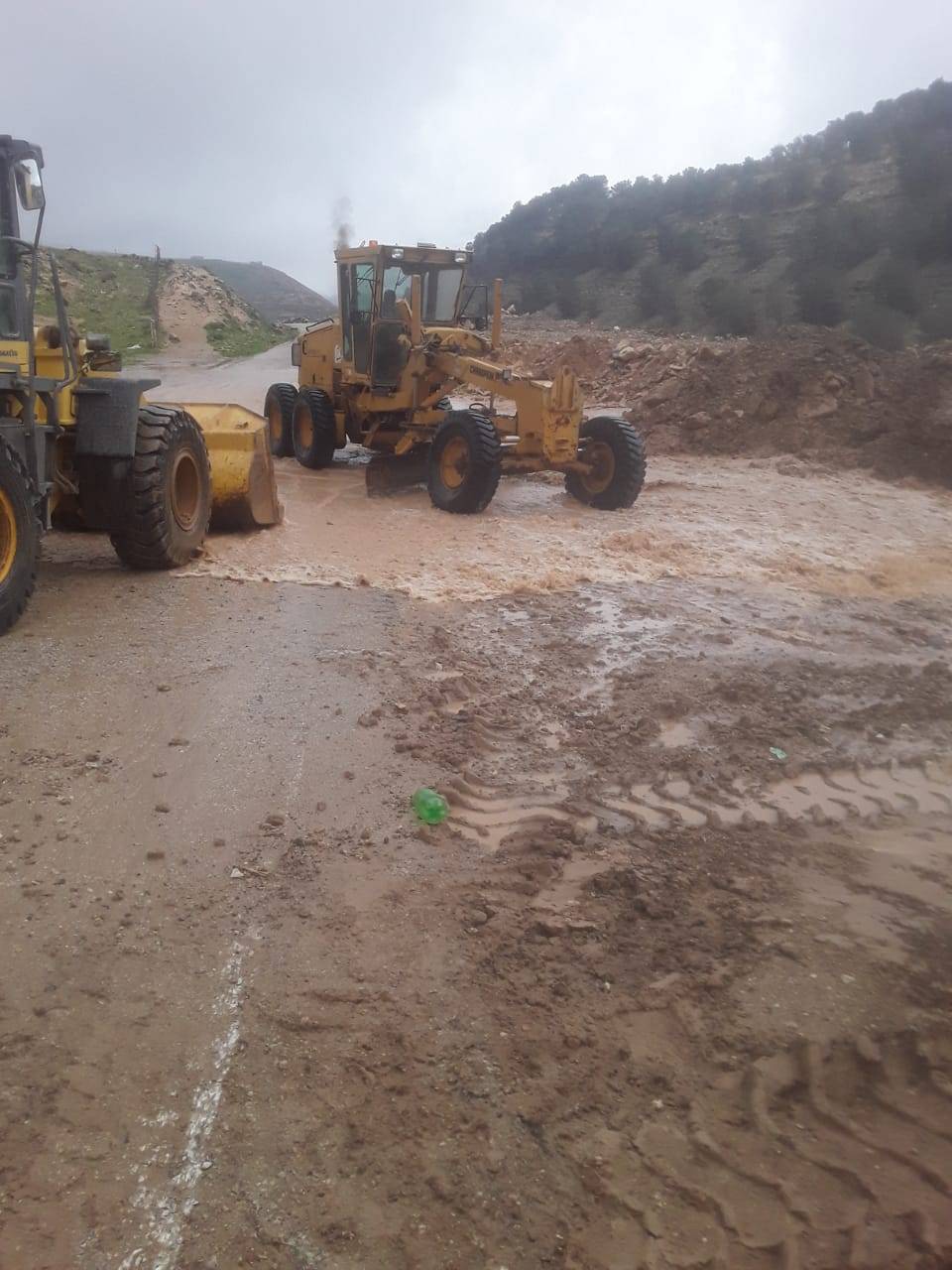 الأشغال تتعامل مع 93 ملاحظة وشكوى خلال المنخفض الجوي السائد 