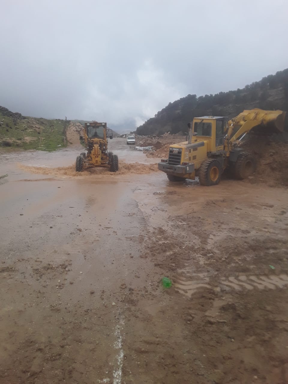 الأشغال تتعامل مع 93 ملاحظة وشكوى خلال المنخفض الجوي السائد 