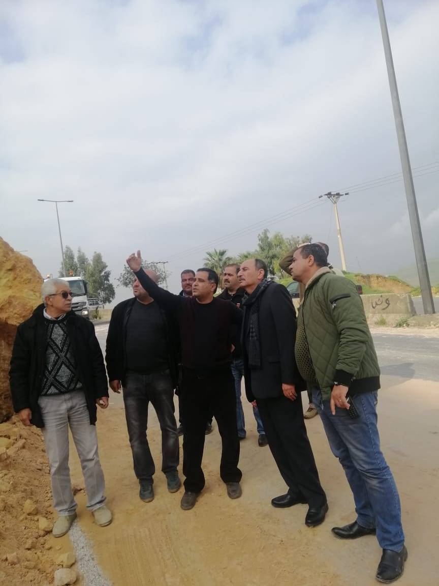 إنهيار صخري على طريق عمان جرش وكوادر الاشغال تعيد فتح الطريق أمام حركة السير