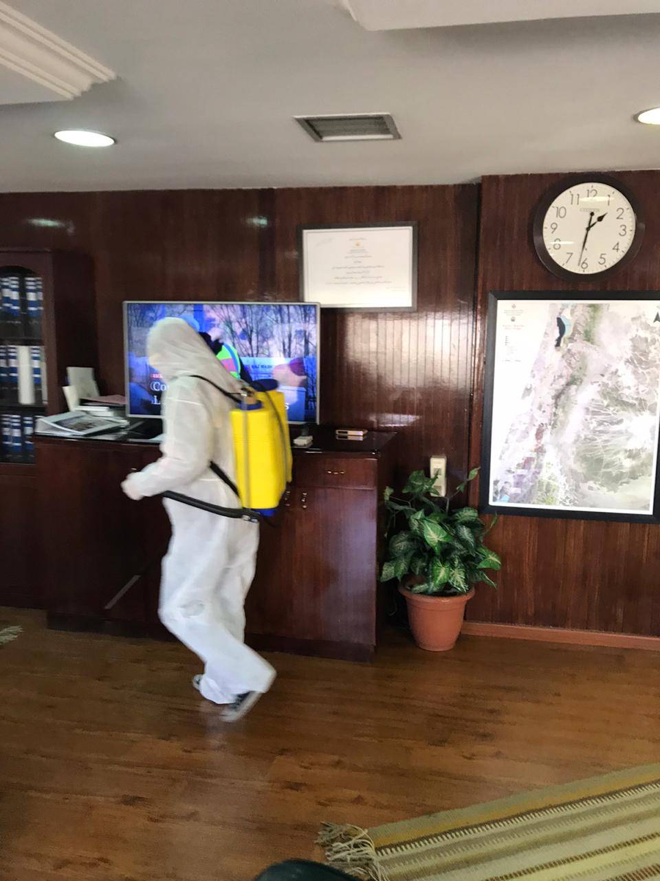 وزارة المياه والري تجري حملة تعقيم لمبانيها