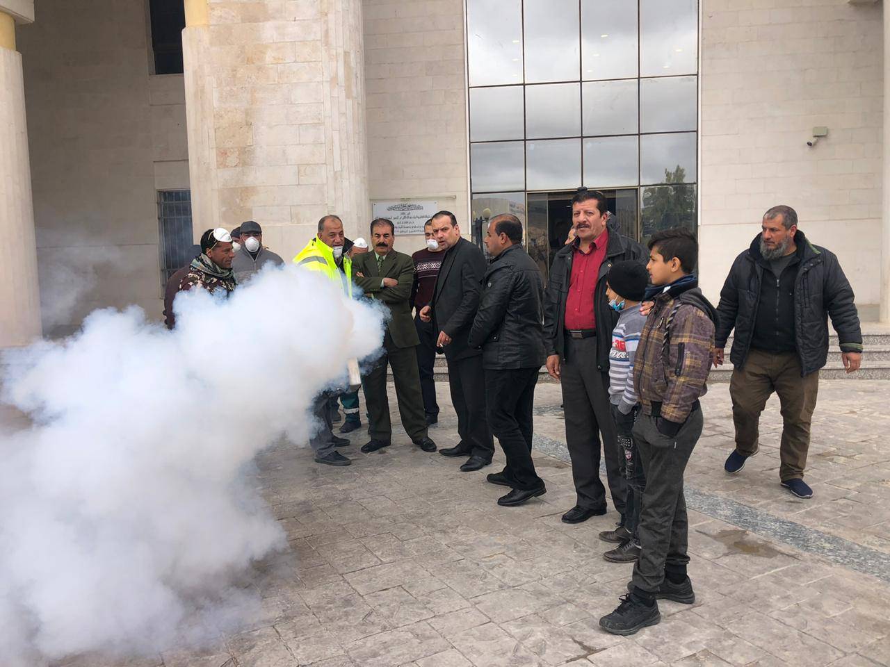  عمليات تعقيم تقوم بها بلدية الطفيلة الكبرى لمواجهة فيروس كورونا