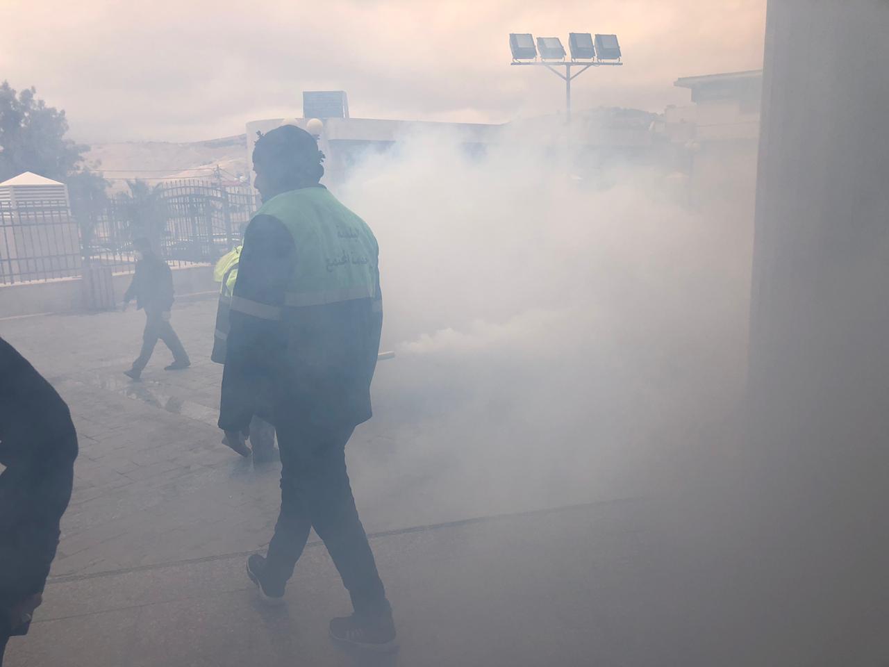  عمليات تعقيم تقوم بها بلدية الطفيلة الكبرى لمواجهة فيروس كورونا