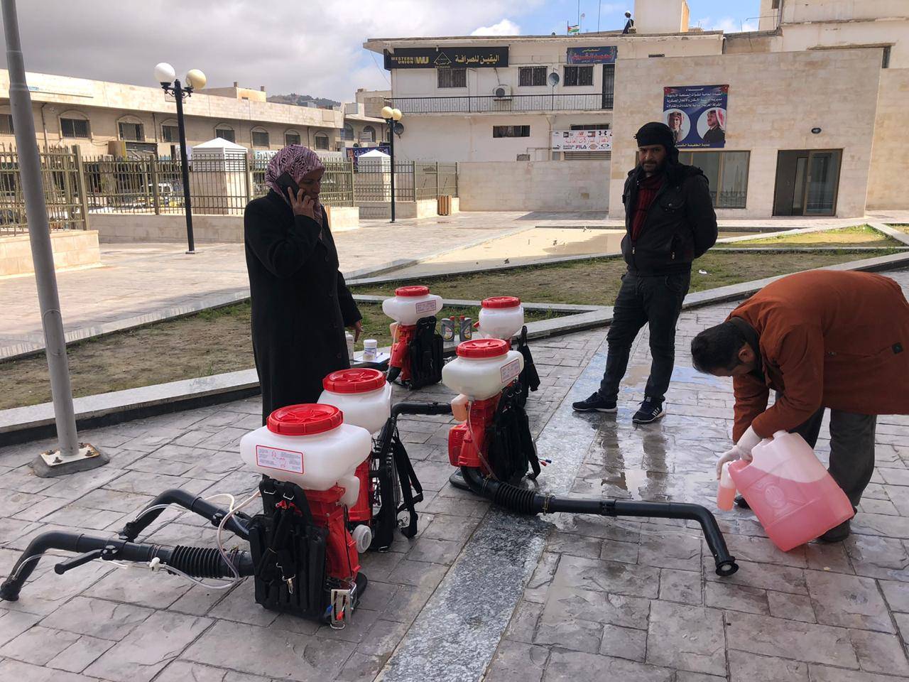  عمليات تعقيم تقوم بها بلدية الطفيلة الكبرى لمواجهة فيروس كورونا