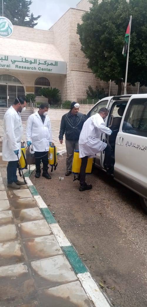 البحوث الزراعية يسهم في تعقيم المؤسسات الحكومية والمرافق العامة في المحافظات