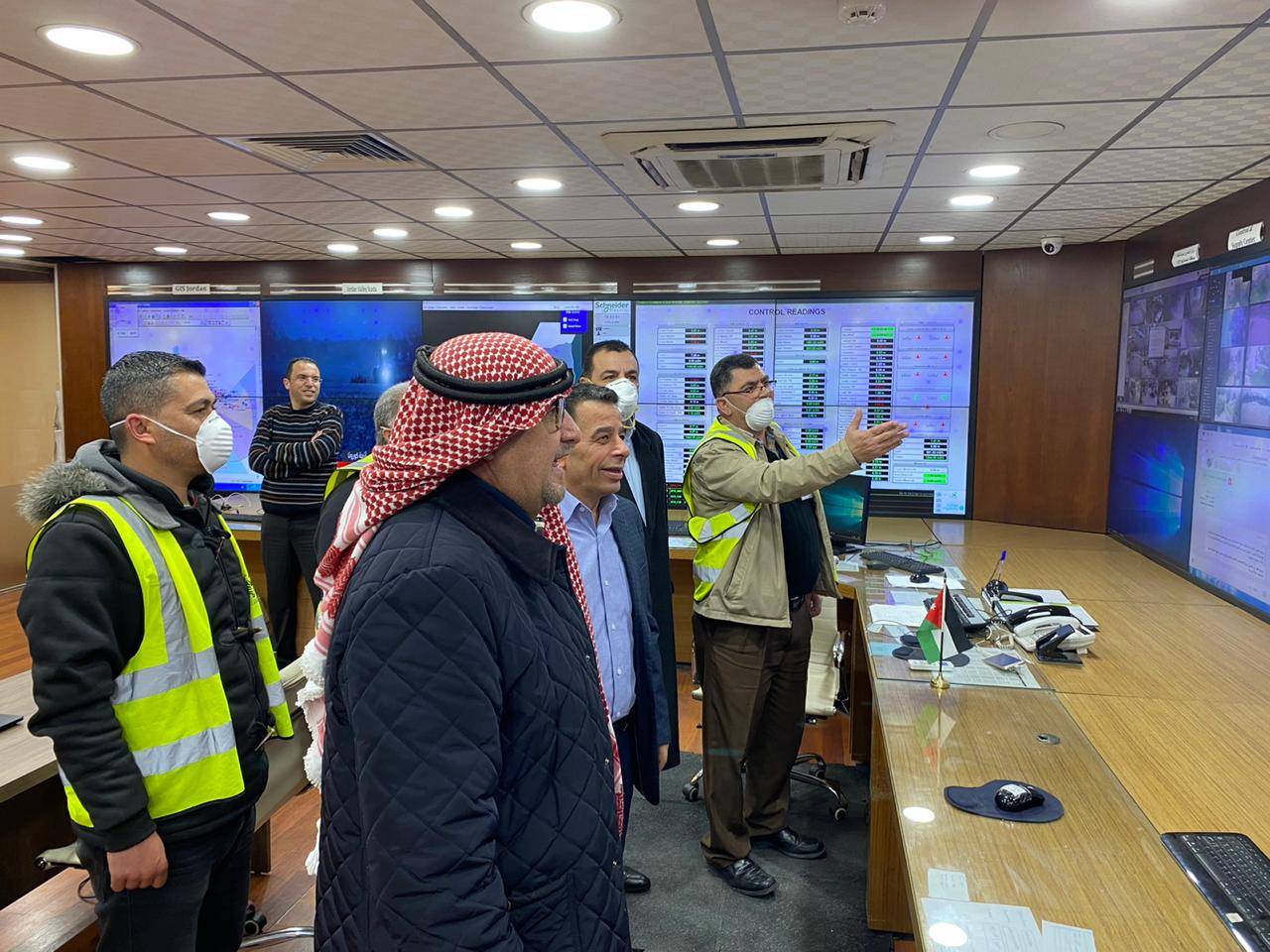 وزير المياه والري يتفقد إجراءات قطاع المياه عبر التواصل الإلكتروني عن بعد  