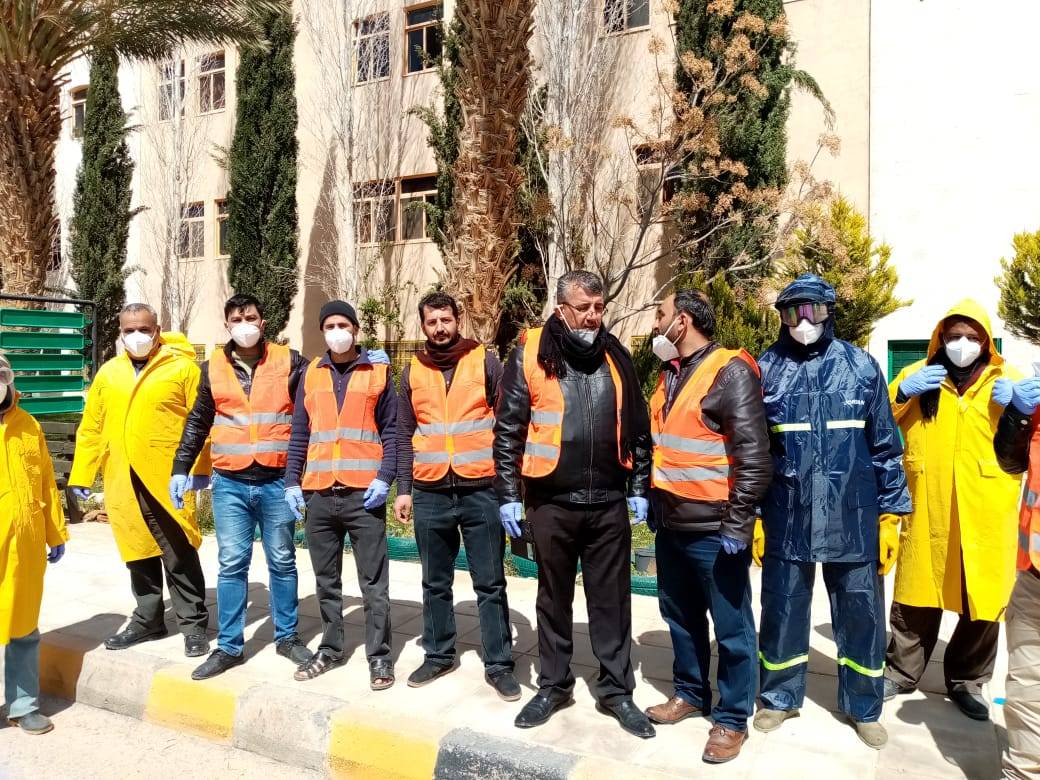 بتوجيهات من رئيس الجامعة .. حملة لتعقيم جامعة الحسين بن طلال