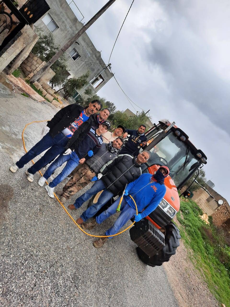 البحوث الزراعية يسهم في تعقيم المؤسسات الحكومية والمرافق العامة في المحافظات