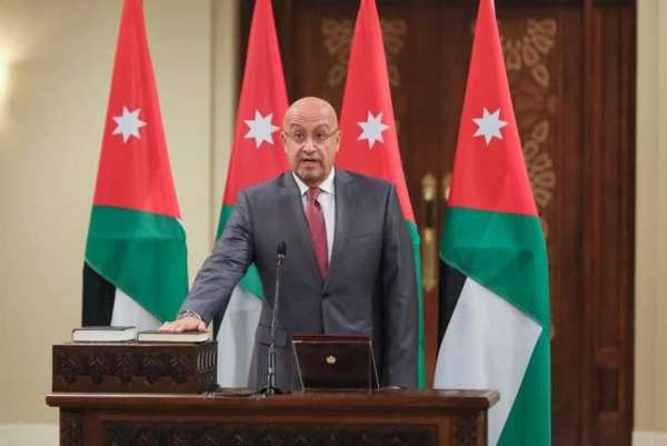 وزير المياه والري يؤكد استمرار استقبال ملاحظات وشكاوي المواطنين على الرقم (117116)