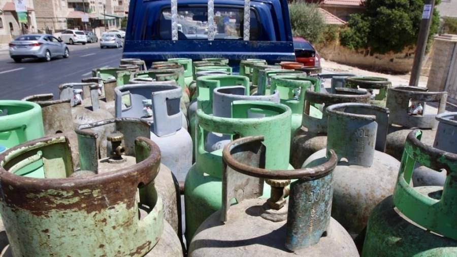 زواتي : سيستمر توزيع أسطوانات الغاز في جميع محافظات المملكة عبر سيارات التوزيع