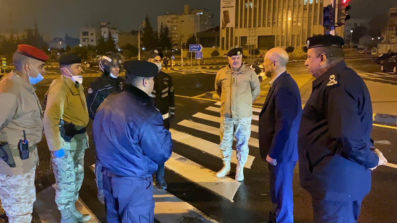 رئيس الوزراء ورئيس هيئة الأركان المشتركة ومدير الأمن العام في جولة تفقدية ميدانية .. فيديو