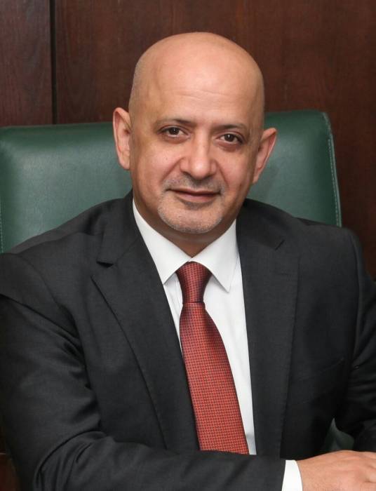 نقيب تجار المواد الغذائية يناشد تجار التجزئة الالتزام بشروط السلامة العامة