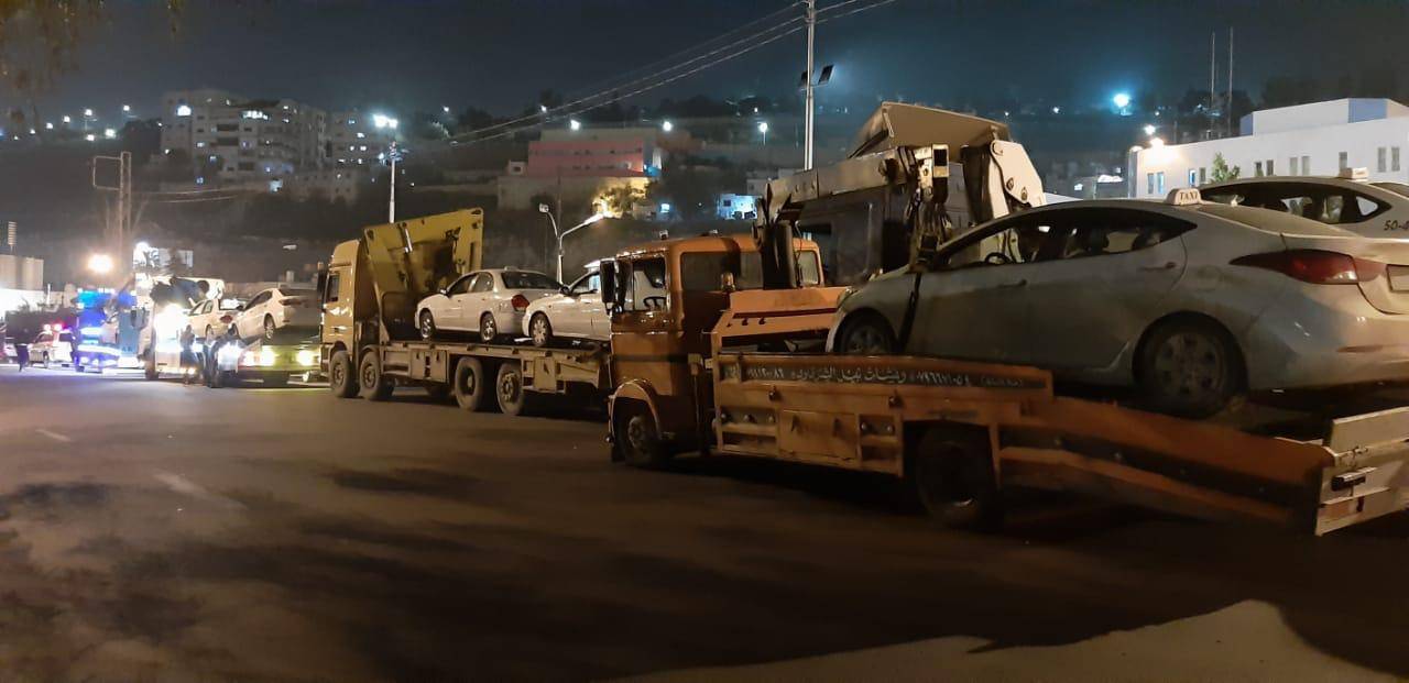 الامن العام : مباشرة نقل المركبات المضبوطة لمخالفتها حظر الاستخدام والتنقل الى ساحات الحجز المخصصة
