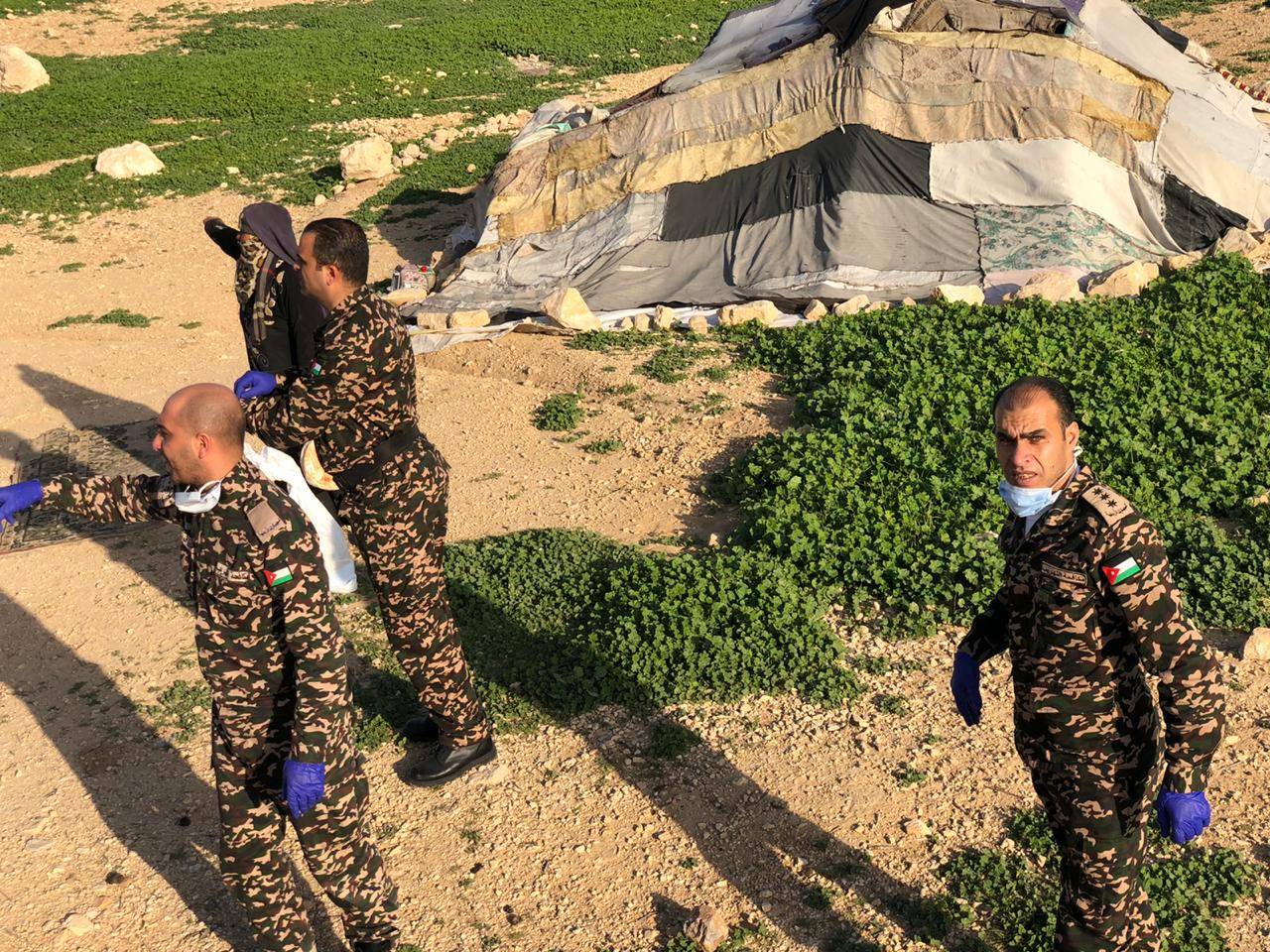 الجمارك الأردنية توزع طرود غذائية على الأسر الفقيرة