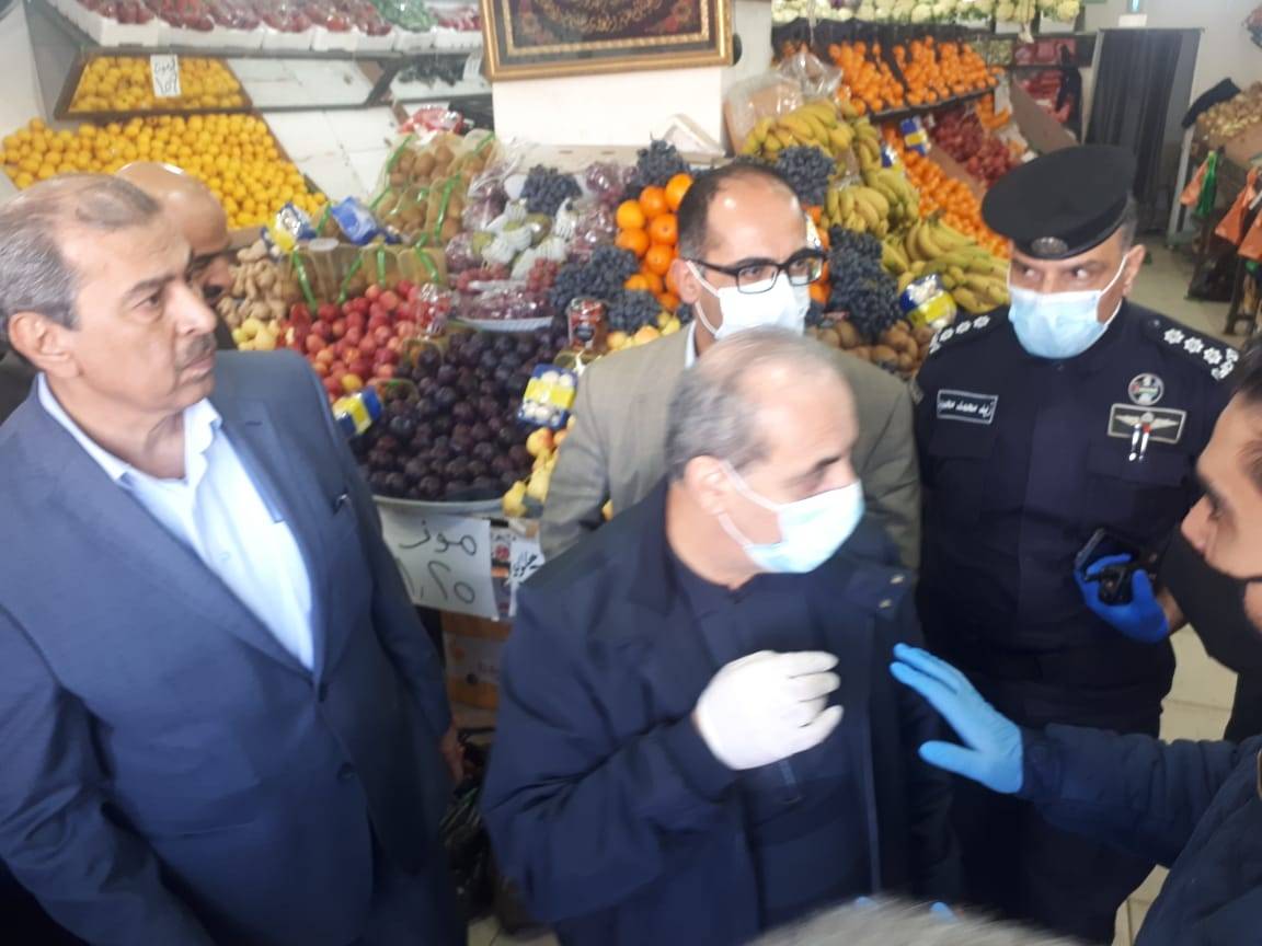 المصري خلال زيارته لمحافظة الزرقاء : اعفاء التجار من غرامات رخص المهن لغاية 1 حزيران