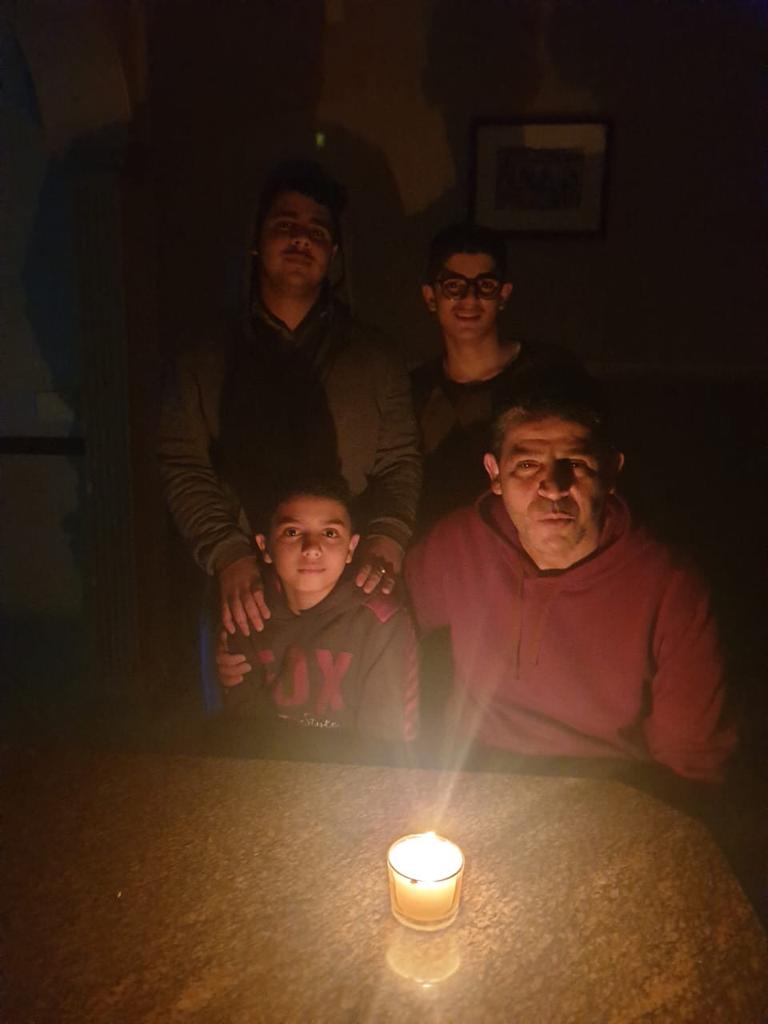 الاردنيين يضيئون الشموع من منازلهم احتفالا بساعة الارض