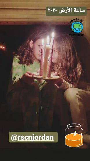 الاردنيين يضيئون الشموع من منازلهم احتفالا بساعة الارض