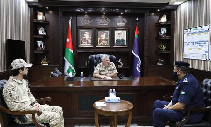الملك يزور مديرية الأمن العام ويتفقد جاهزية إحدى فرق التطهير الكيماوي ومركز القيادة والسيطرة