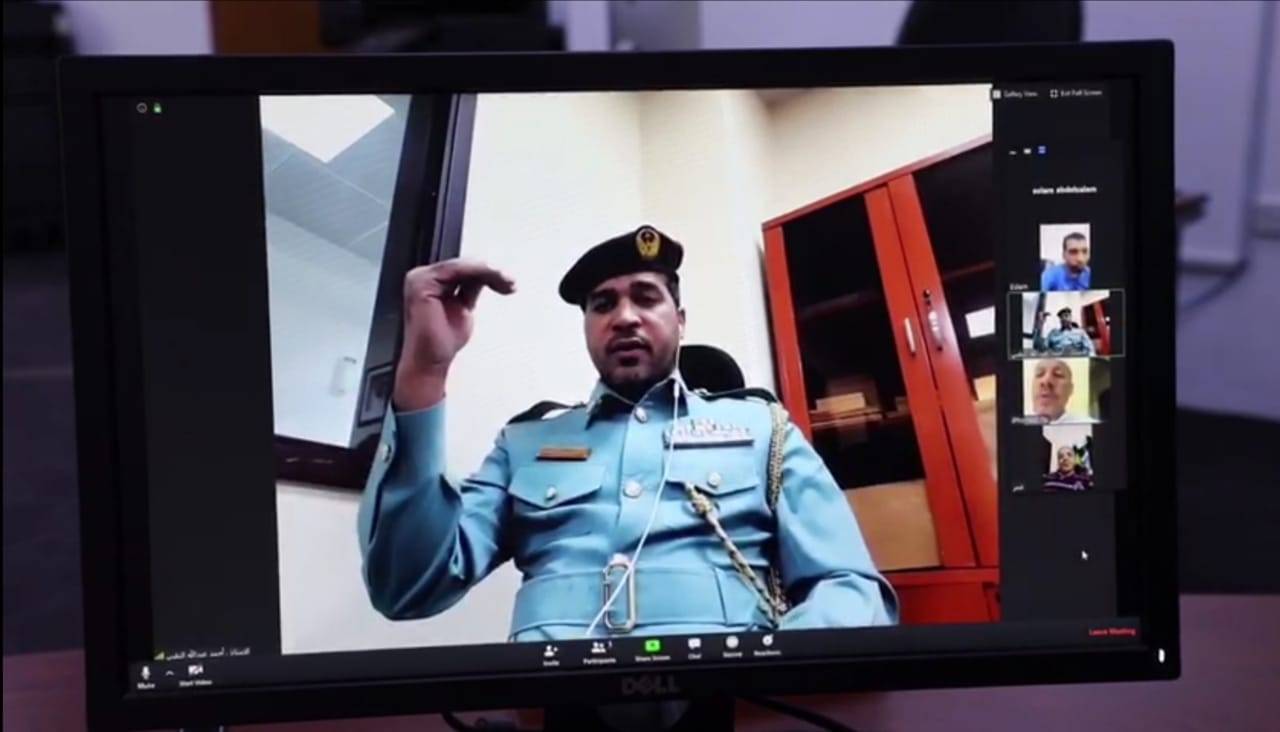 اللجنة المجتمعية والثقافية بنادي دبا الحصن تعقد اجتماعها عن بعد