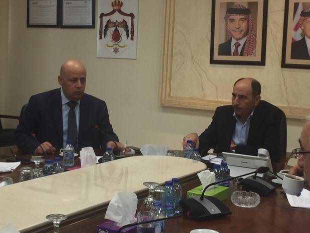 العموش واليعقوب يبحثان إستئناف العمل في المشاريع الانشائية