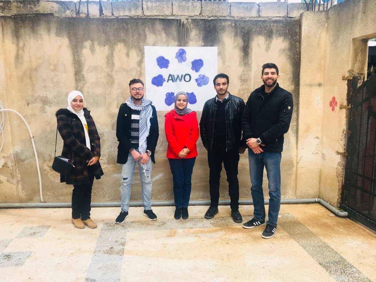 طلاب من جامعة جدارا ينفذون حملة وطن بلا مزارع تحت إشراف عمادة شؤون الطلبة 