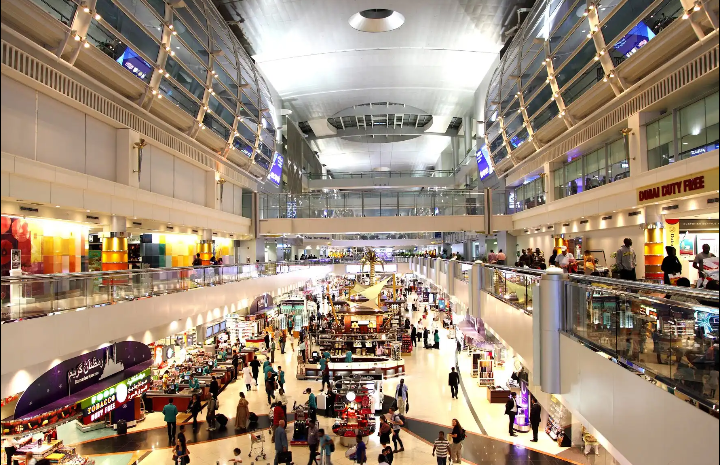 دبي تستضيف المسافرين العالقين وتوفر لهم الإقامة الملائمة في فنادقها لحين إتمام إجراءاتهم