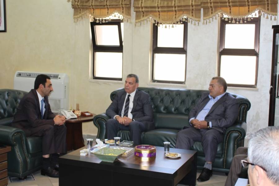 وزير الصحة يزور الغذاء والدواء للاطلاع على المخزون الاستراتيجي للأدوية وجاهزية الكوادر