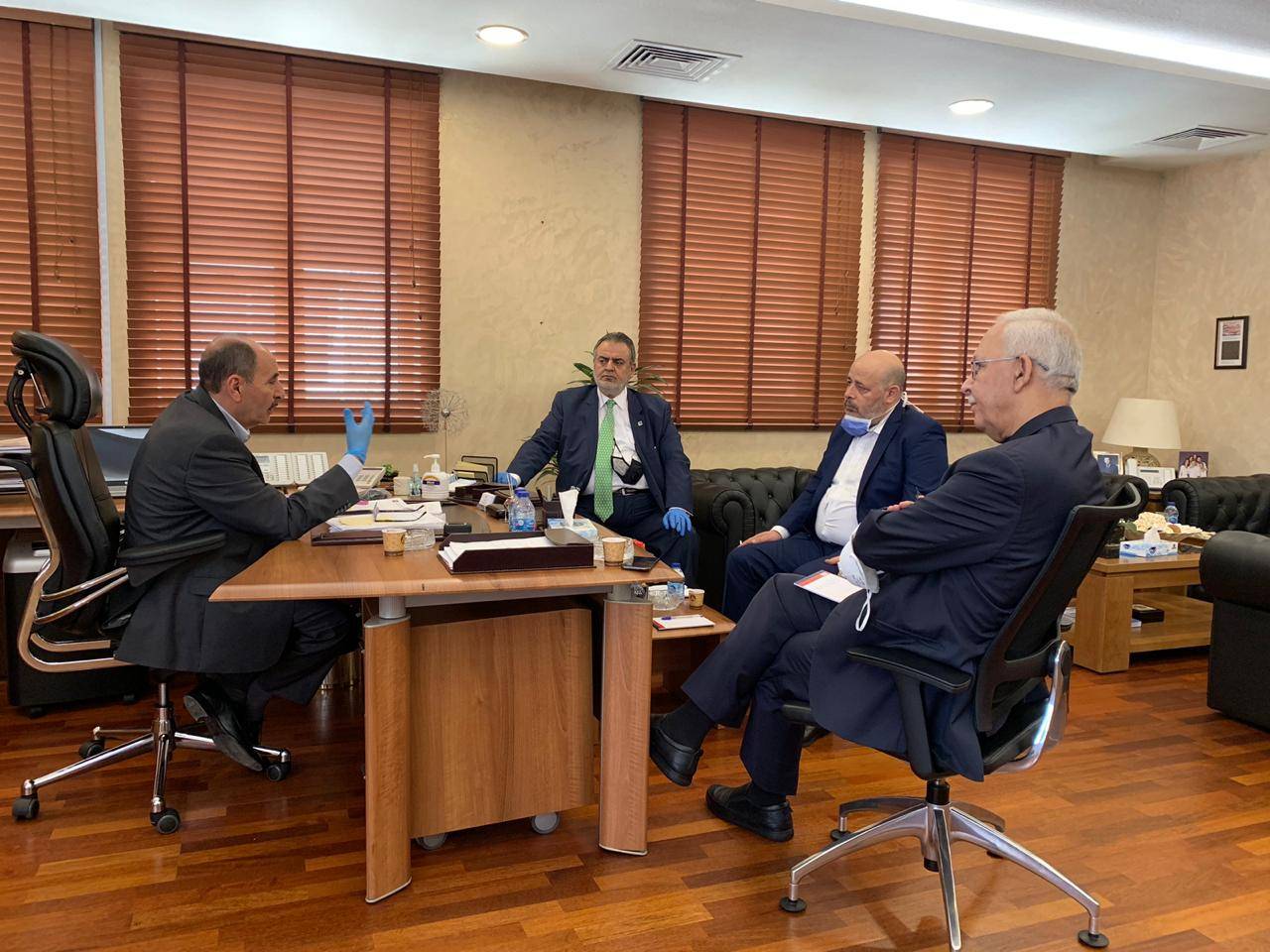وزير الأشغال : تنفيذا لتوجيهات جلالة الملك ندرس استئناف العمل في بعض مشاريع الإنشاءات والمقاولات