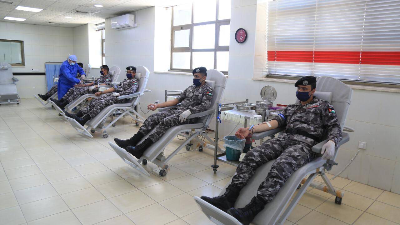 مديرية الأمن العام تنفذ حملة للتبرع بالدم لبنك الدم في الشمال