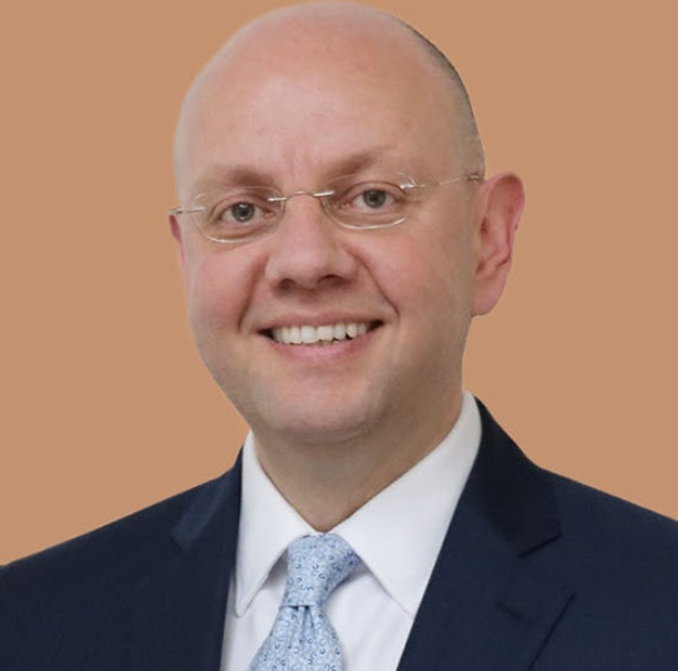 مستشفى مورفيلدز دبي للعيون يقدم استشارات افتراضية عن بعد للمرضى