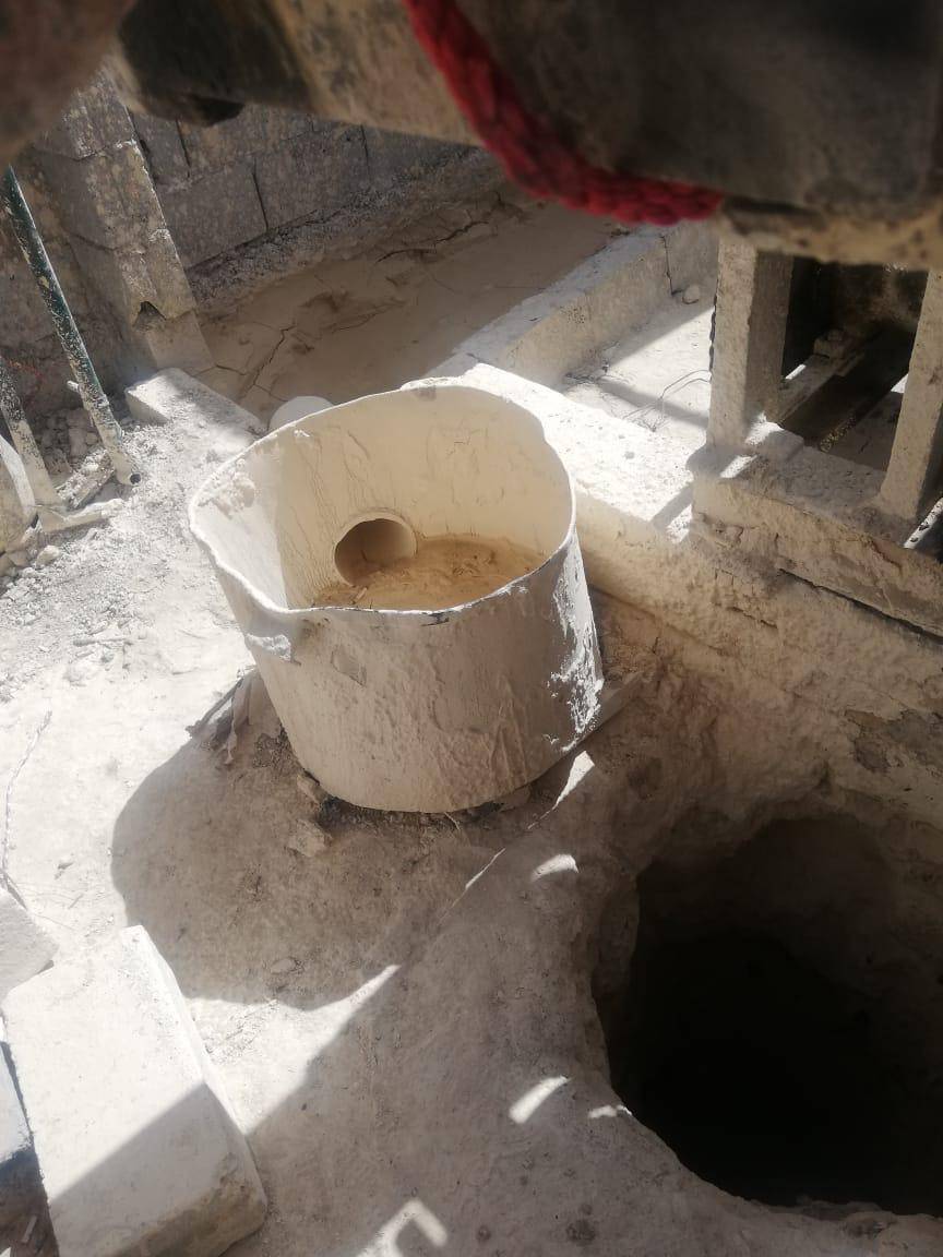 ضبط حفارة كهربائية مخالفة وردم بئر وتوقيف مالك المزرعة في معان
