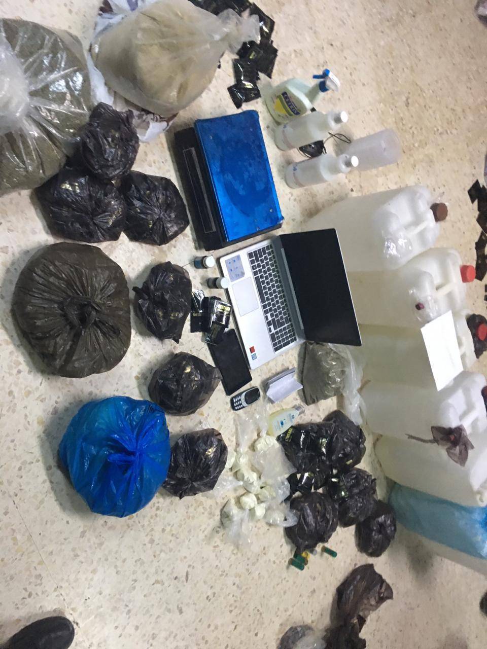 القبض على شخصين احدهما مصنف بالخطير في مداهمة بالرمثا وضبط بحوزتهما كميات كبيرة من (الجوكر) 