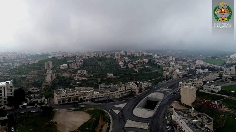 سماء غائمة لم تزد السلط إلا وداعة وجمال .. صور ملتقطة بالطائرة المسيرة التابعة لمديرية الأمن العام