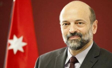 الرزاز يجري مكالمة مع رئيس هيئة صندوق  همة وطن