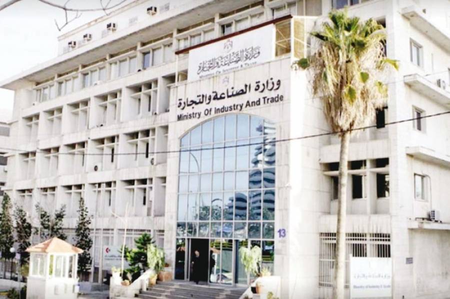 رؤساء غرف تجارة بعض المحافظات يقدمون طلب استثناء لوزير الصناعة والتجارة .. وثيقة