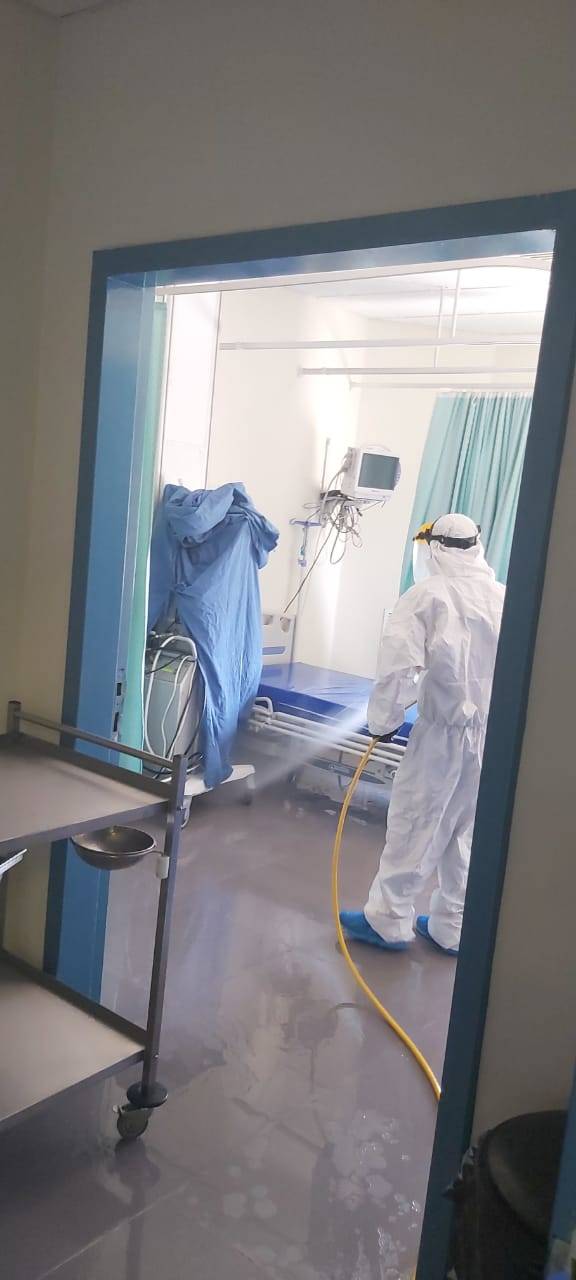 الشركة الاردنية السويدية تقوم بتعقيم مستشفى النديم الحكومي .. صور وفيديو
