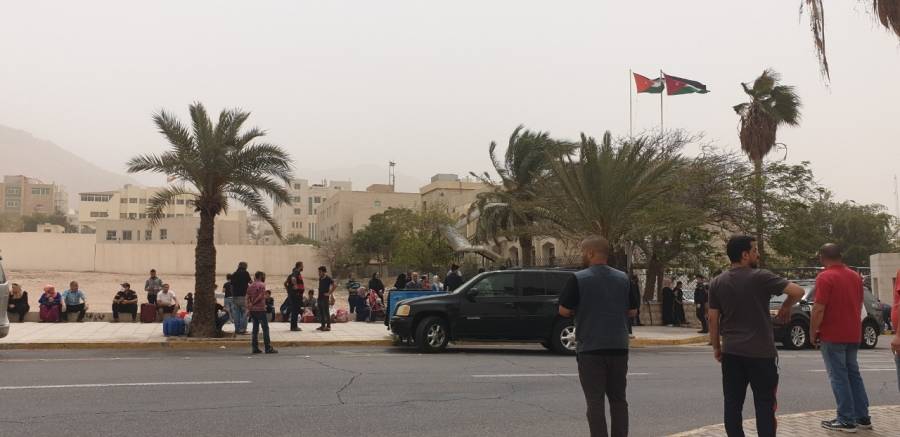 تسهيل عودة الموطنين العالقين في العقبة الى مدنهم وقراهم