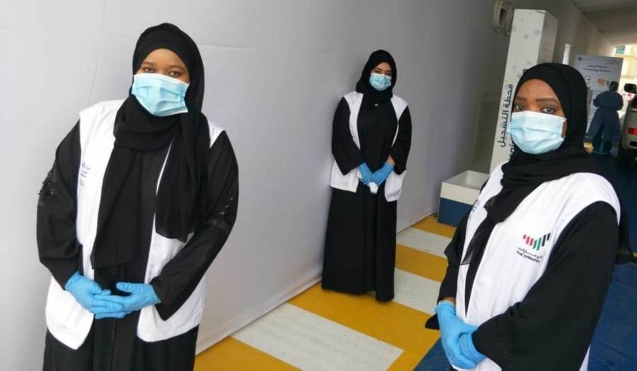 فاطمة وأمينة ومريم رحلة ابتسامة وعشق للتطوع تبدد مخاوف الفاحصين للكشف عن وباء كورونا