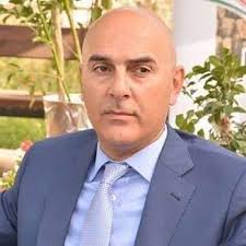 محافظ العقبه :  السماح للدوائر الحكوميه بالعمل من العاشره صباحا وحتى الرابعه عصرا