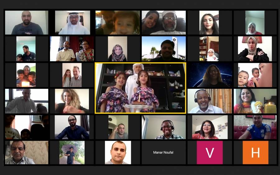 جامعة دبي تستكمل نجاحھا بالتعلم عن بعد باحتفالات  لموظفیھا واساتذتھا اونلاین