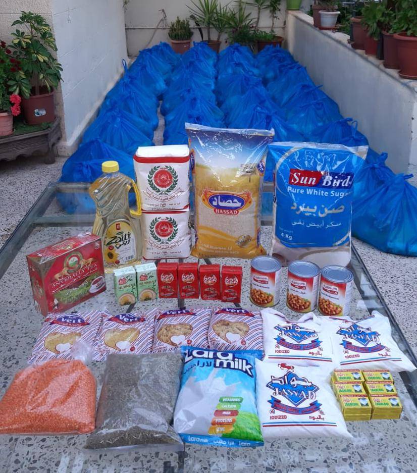 مبادرة ترميم الإنسانية توزع طرود الخير على الاقل حظا من الفقراء وعمال المياومة 