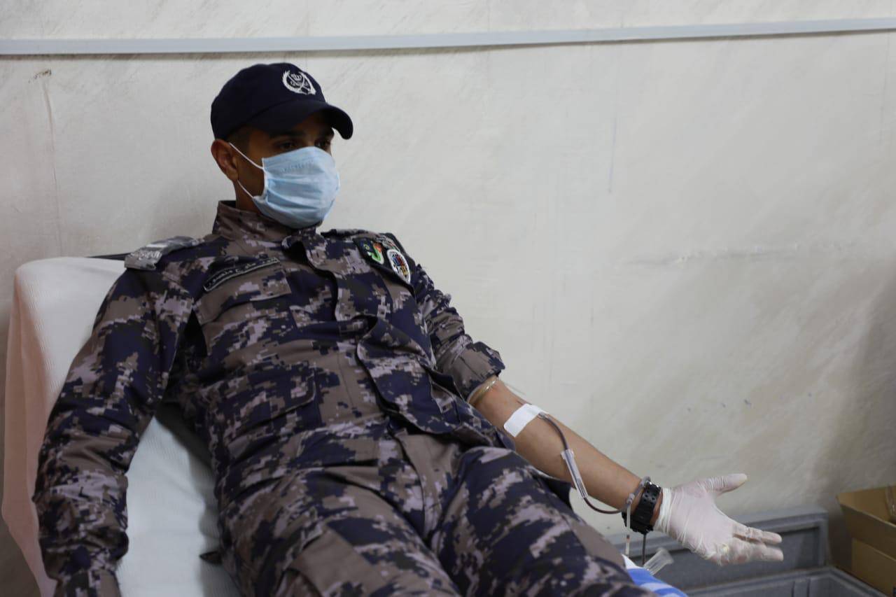 الأمن العام يواصل التبرع بالدم في العاصمة وإربد والعقبة