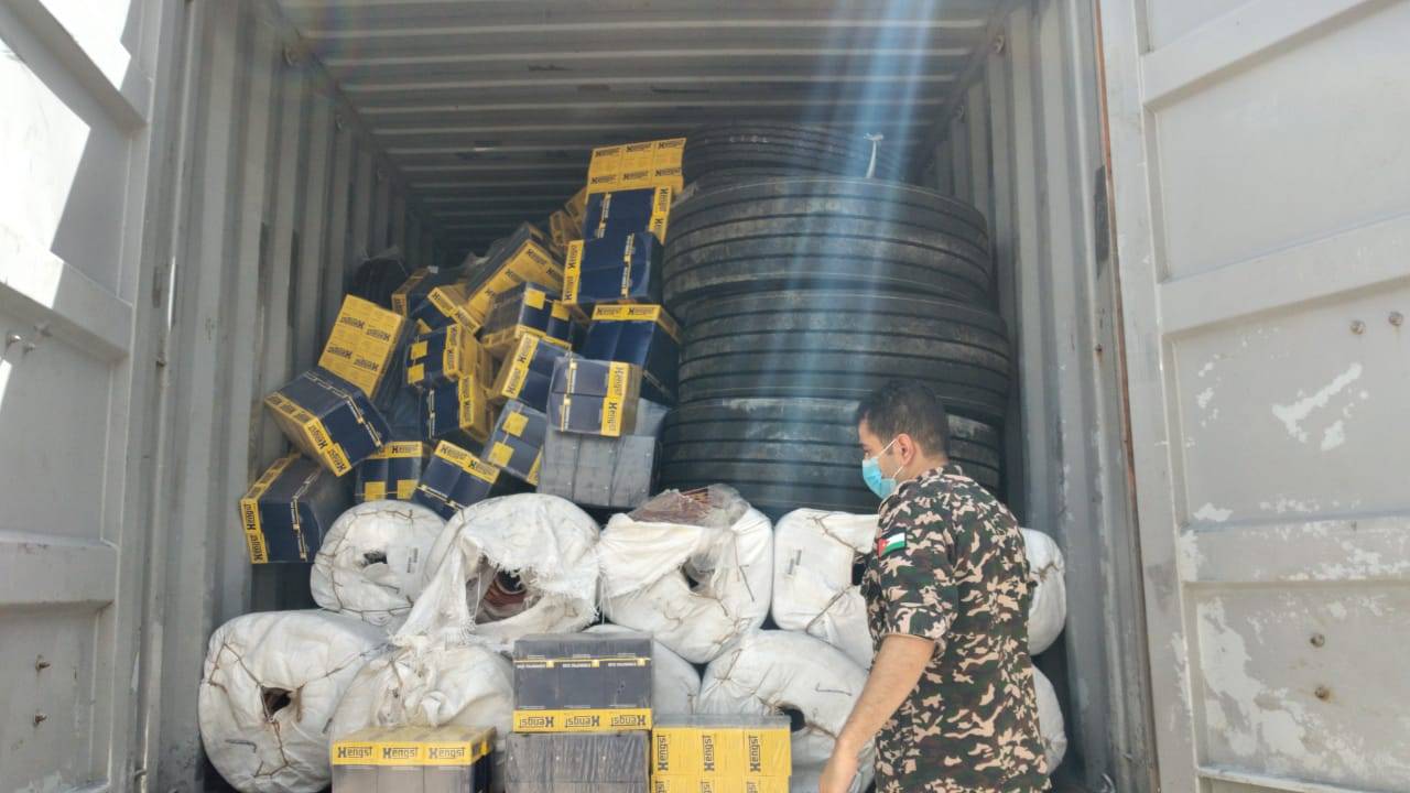 الجمارك الأردنية تحبط تهريب بضائع مختلفة .. تفاصيل وصور