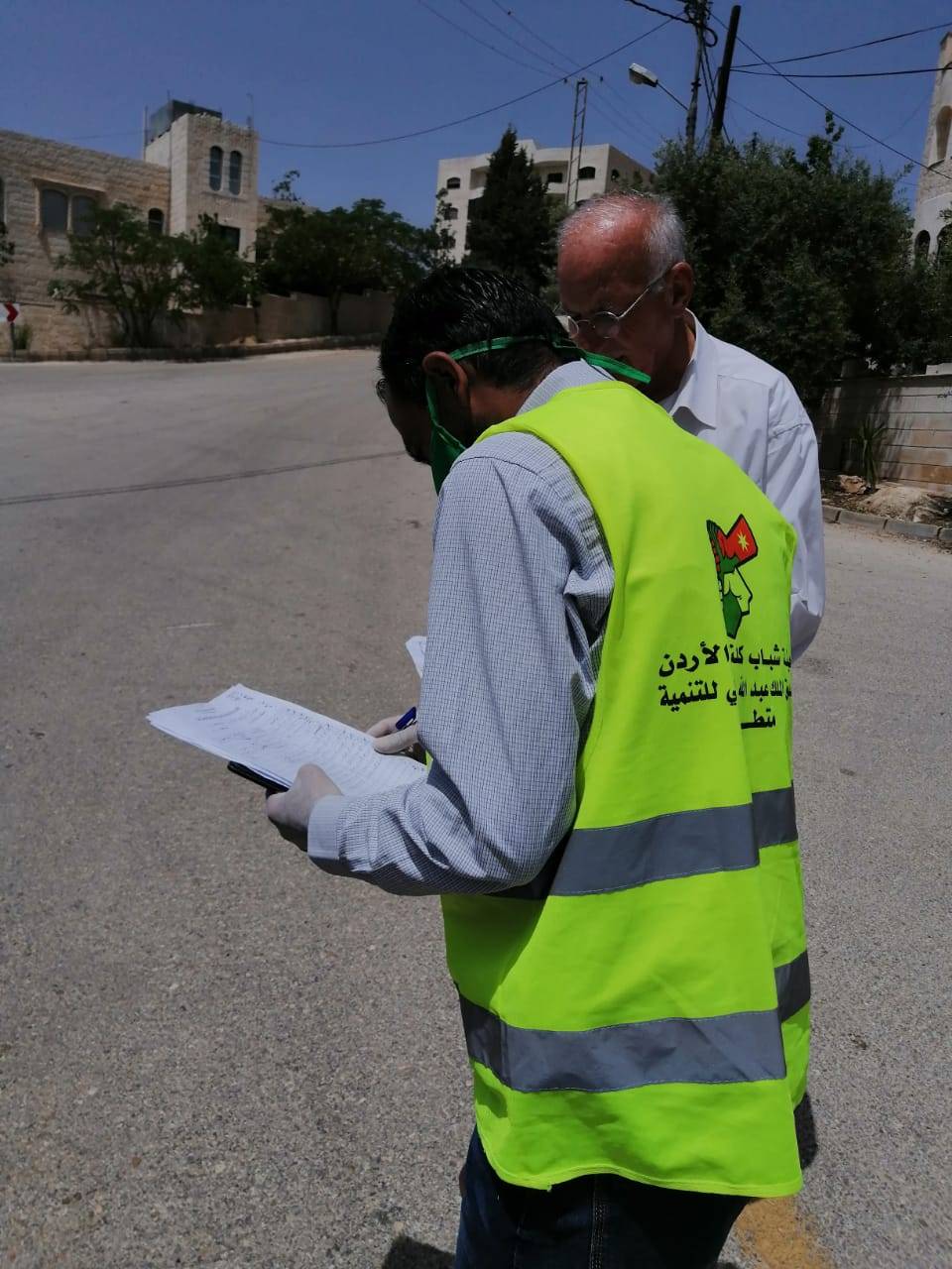 هيئة شباب كلنا الاردن تنفذ حملة توزيع الوصفات العلاجية بالسلط