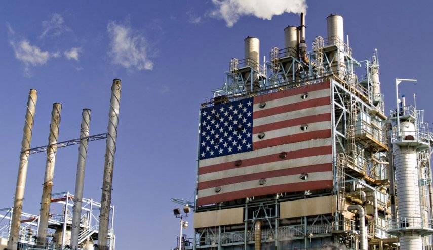 برميل الخام الأميركي يتراجع بالأسواق العالمية إلى ما دون 11 دولارا