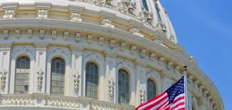 اقتحام مقر برلمان ولاية ميشيغان الأميركية من قبل متظاهرين مسلحين